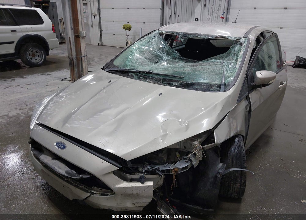2015 FORD FOCUS SE VIN: 1FADP3K2XFL282626