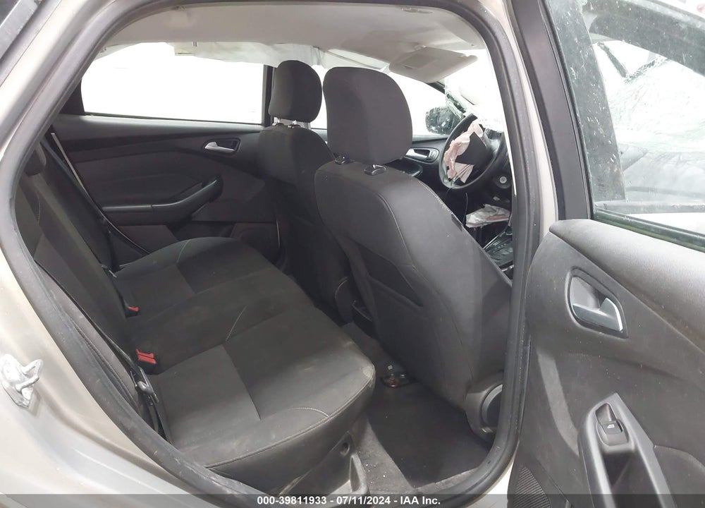 2015 FORD FOCUS SE VIN: 1FADP3K2XFL282626