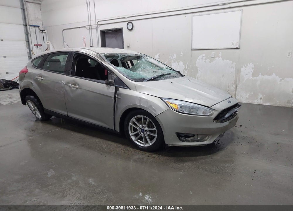 2015 FORD FOCUS SE VIN: 1FADP3K2XFL282626
