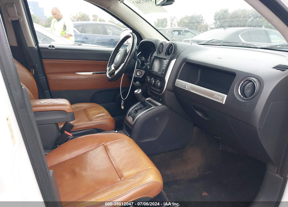 2014 JEEP COMPASS VIN: 1C4NJCCB9ED563226