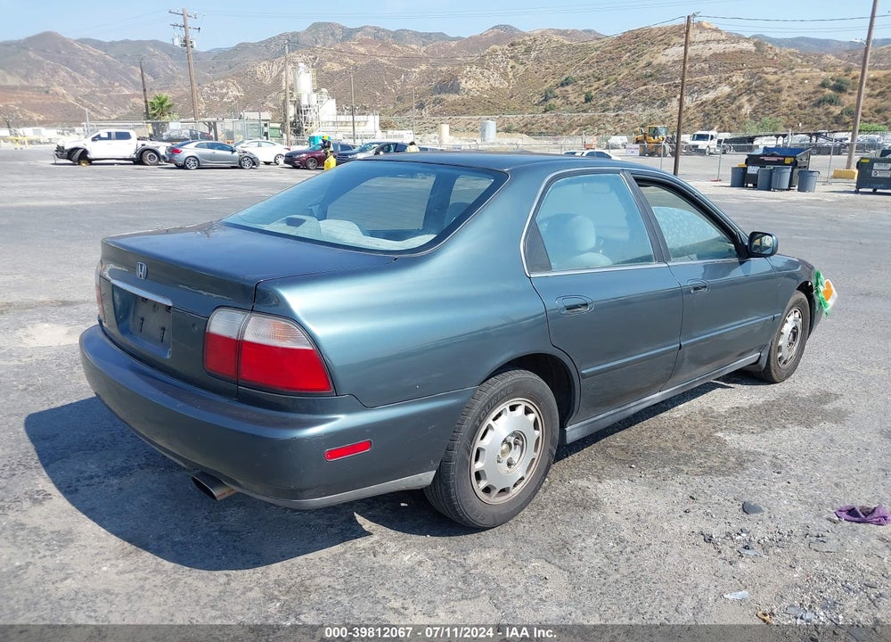 1997 HONDA ACCORD VALUE VIN: 1HGCD5682VA170777