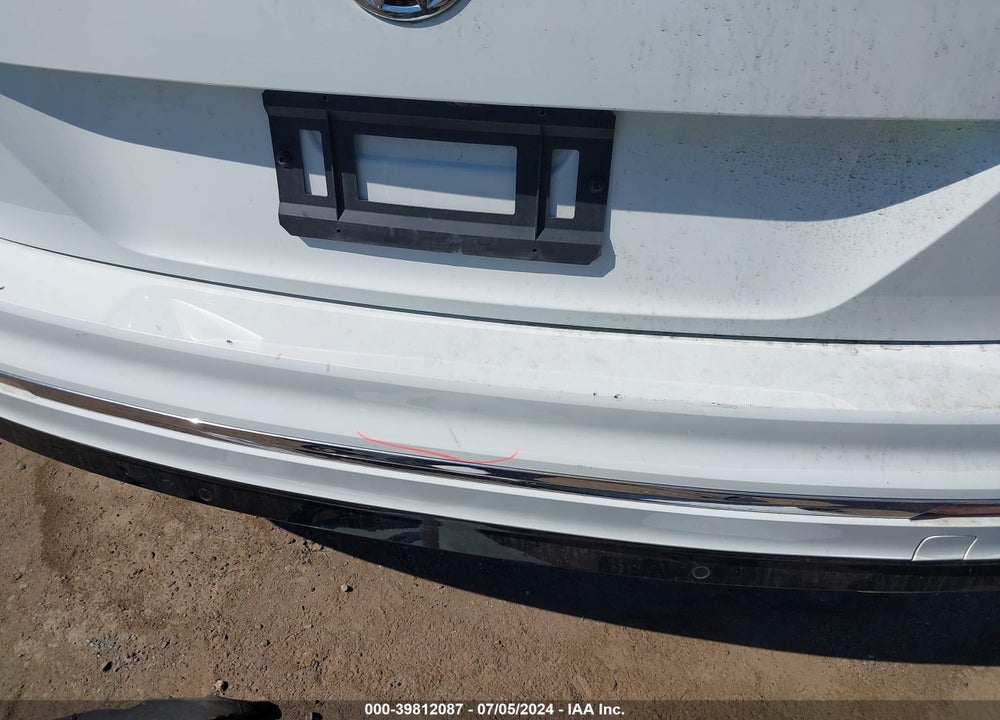 2018 VOLKSWAGEN TIGUAN 2.0T SEL PREMIUM VIN: 3VV4B7AX7JM217058