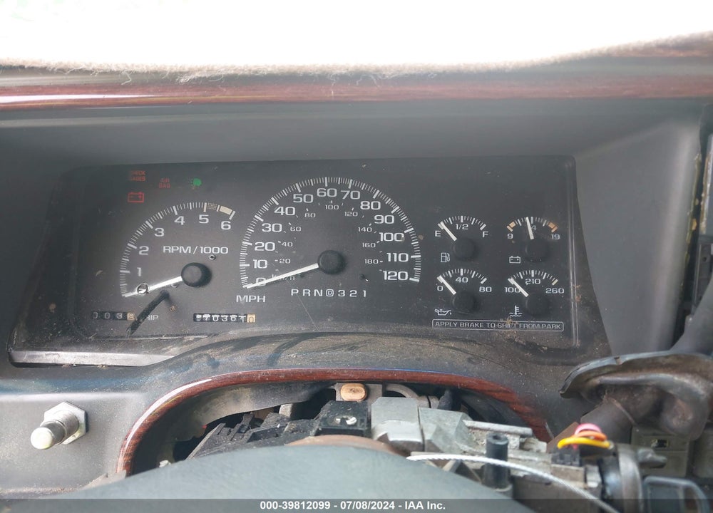 1999 CADILLAC ESCALADE VIN: 1GYEK13R8XR409556