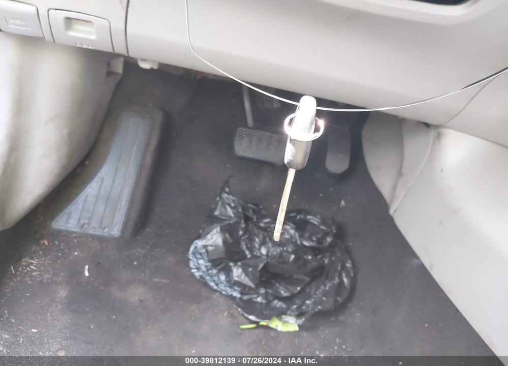 2013 TOYOTA COROLLA LE VIN: 2T1BU4EE6DC085740