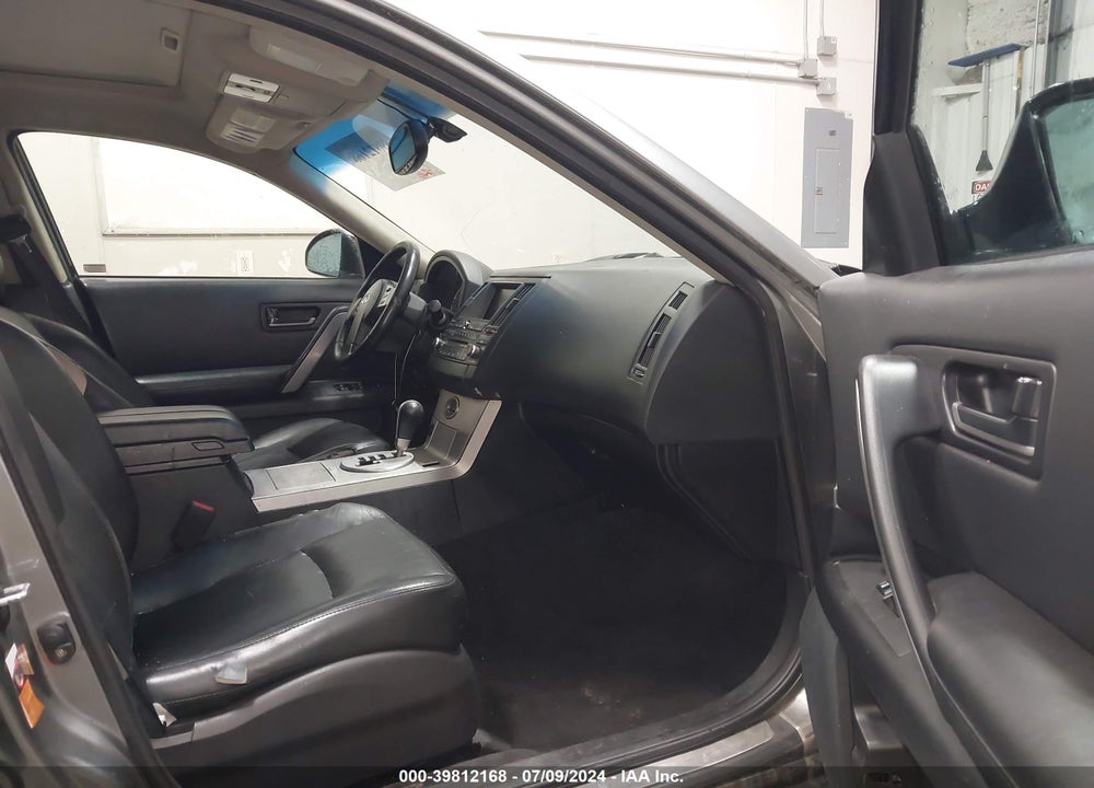 2004 INFINITI FX45 VIN: JNRBS08W74X401490