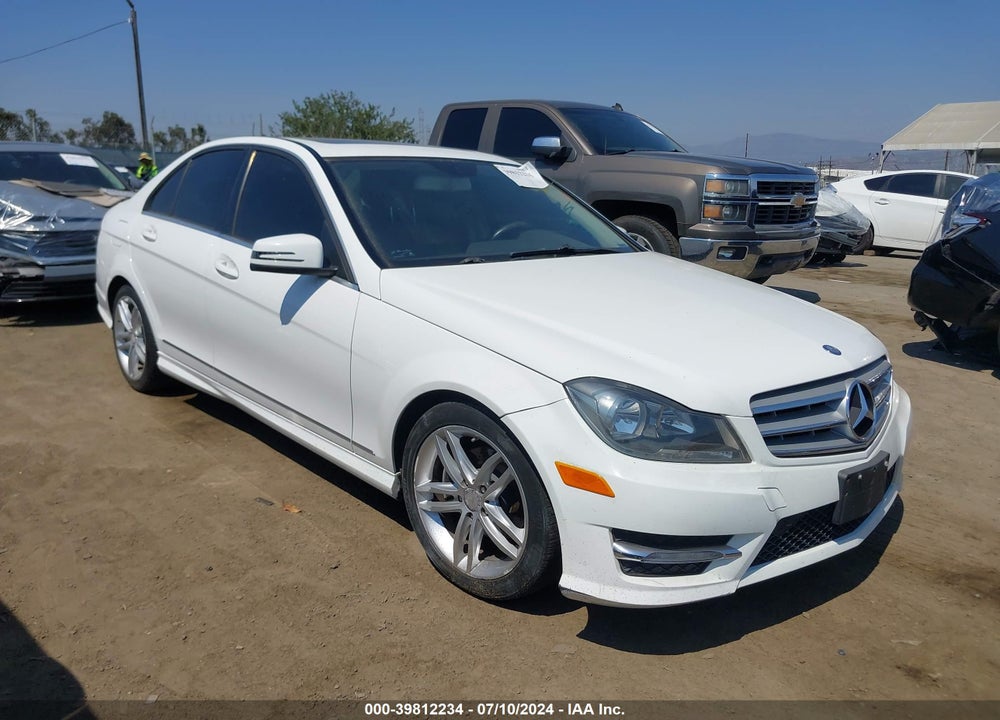 2013 MERCEDES-BENZ C 250 LUXURY/SPORT VIN: WDDGF4HBXDF971722
