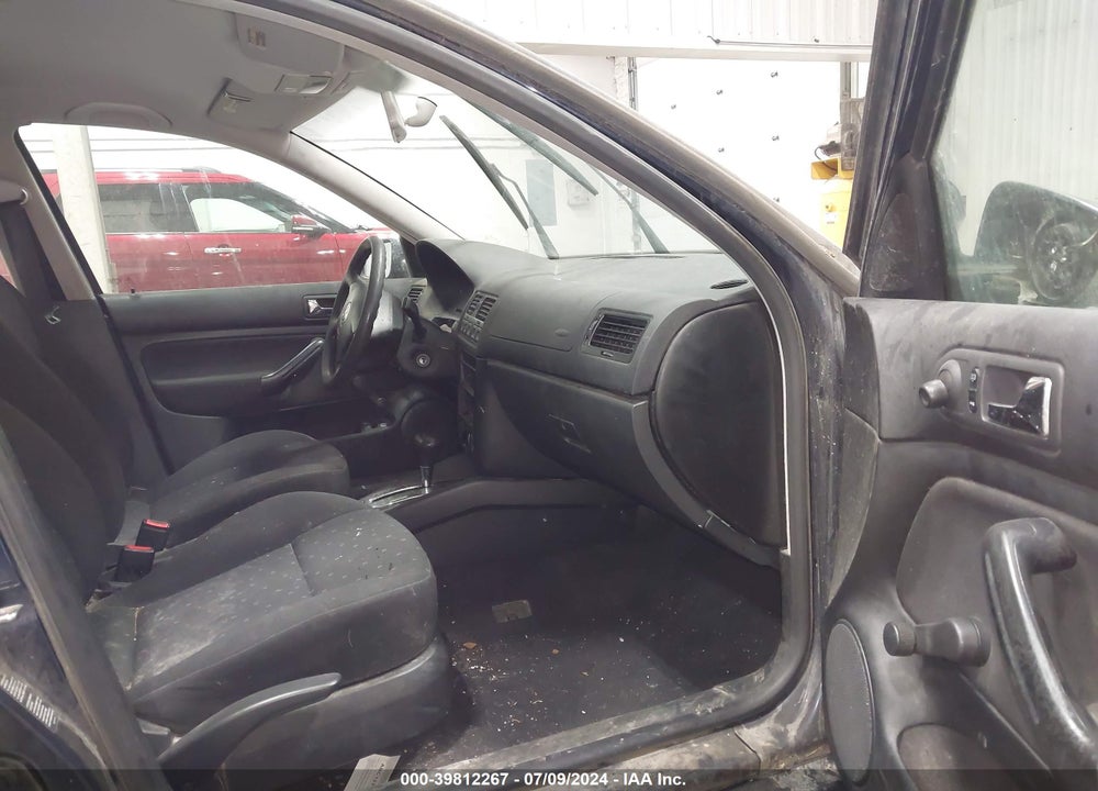 2000 VOLKSWAGEN JETTA GL VIN: 3VWRA29M3YM130494
