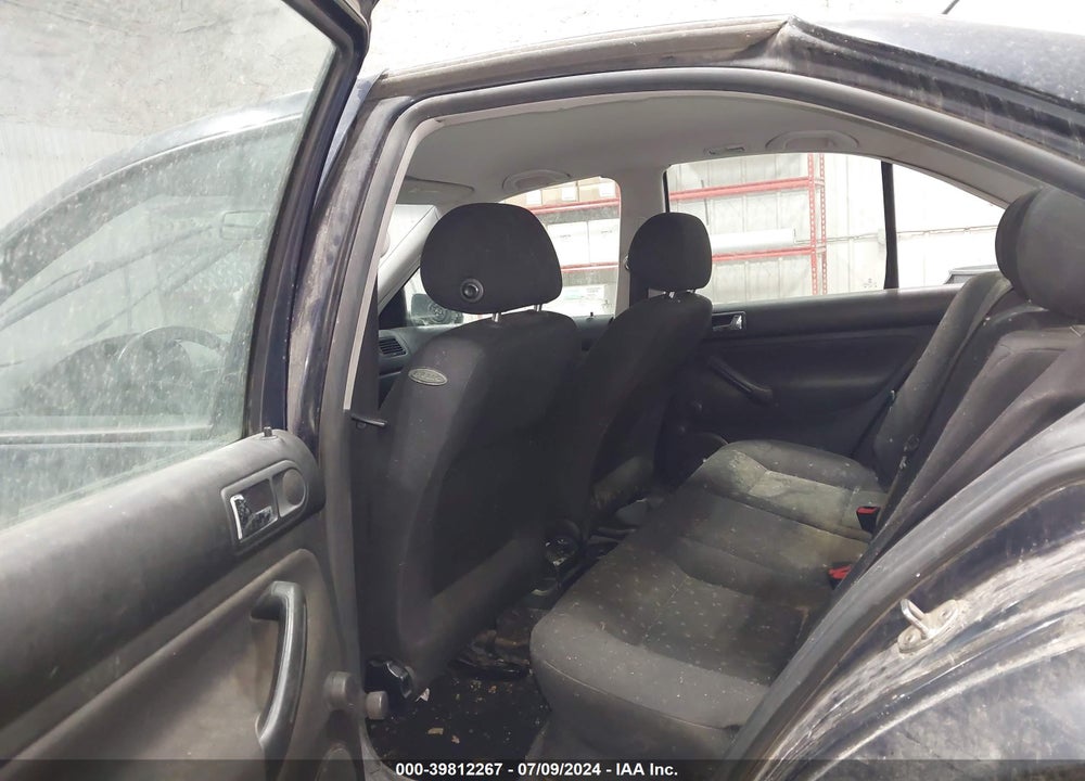 2000 VOLKSWAGEN JETTA GL VIN: 3VWRA29M3YM130494