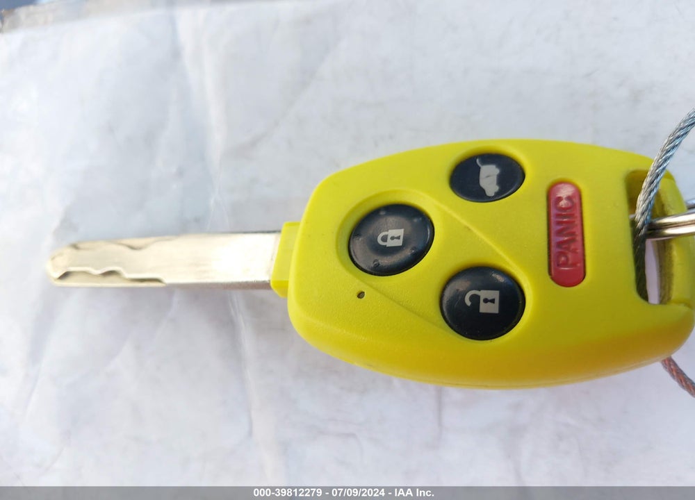 2013 HONDA PILOT EX VIN: 5FNYF4H4XDB005536
