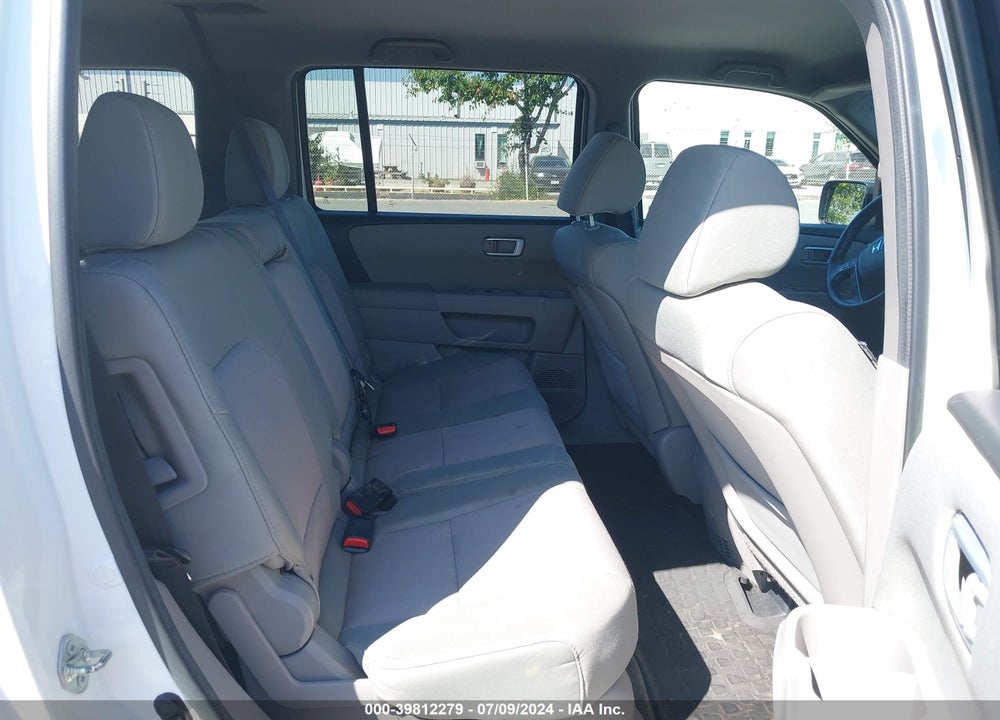 2013 HONDA PILOT EX VIN: 5FNYF4H4XDB005536