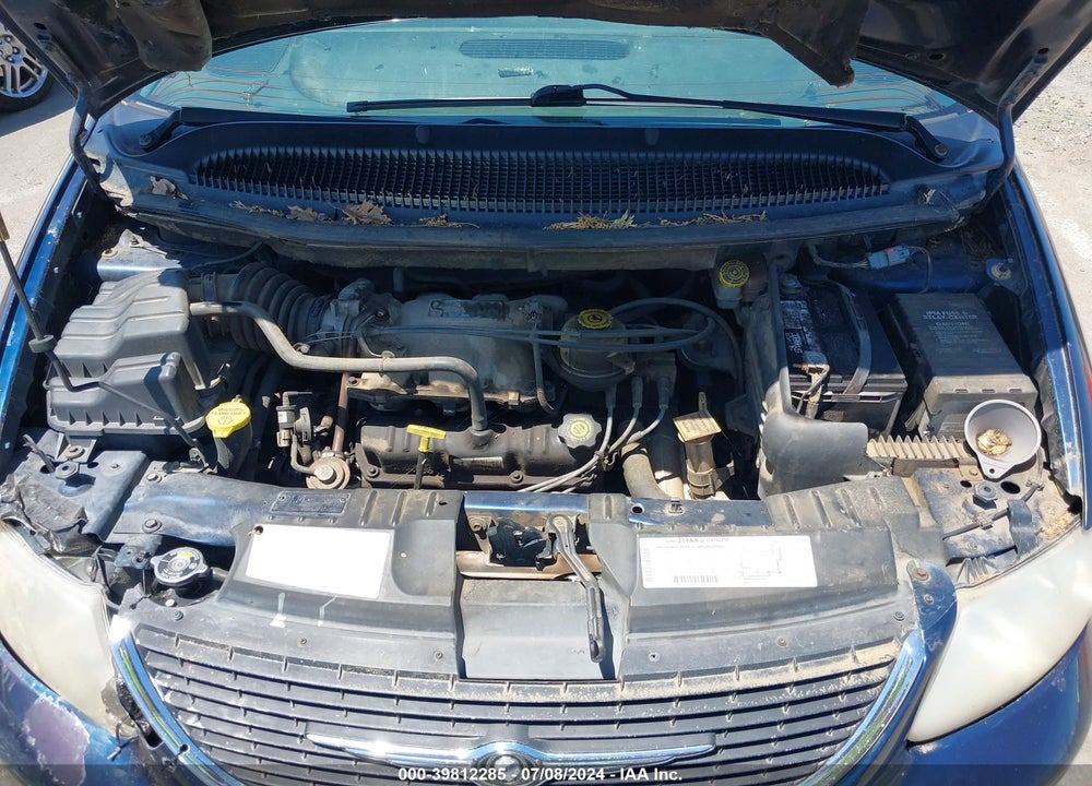 2001 CHRYSLER TOWN & COUNTRY LIMITED VIN: 2C8GP64L21R146018