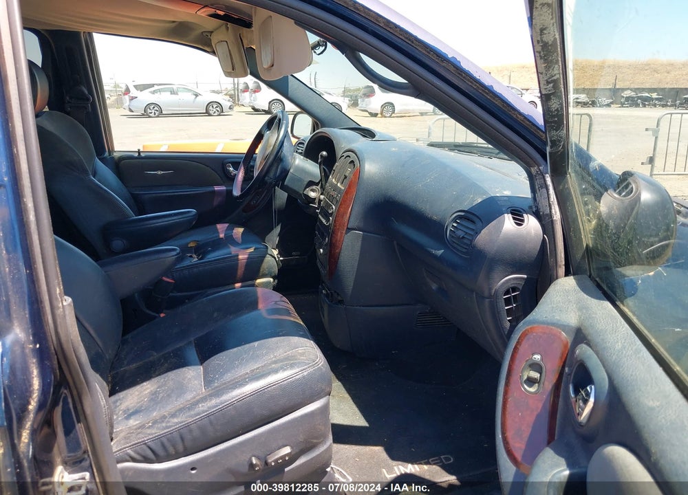 2001 CHRYSLER TOWN & COUNTRY LIMITED VIN: 2C8GP64L21R146018