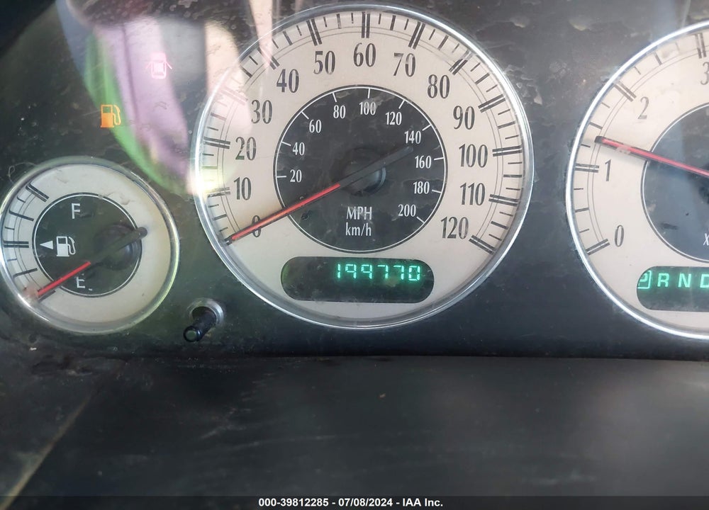 2001 CHRYSLER TOWN & COUNTRY LIMITED VIN: 2C8GP64L21R146018