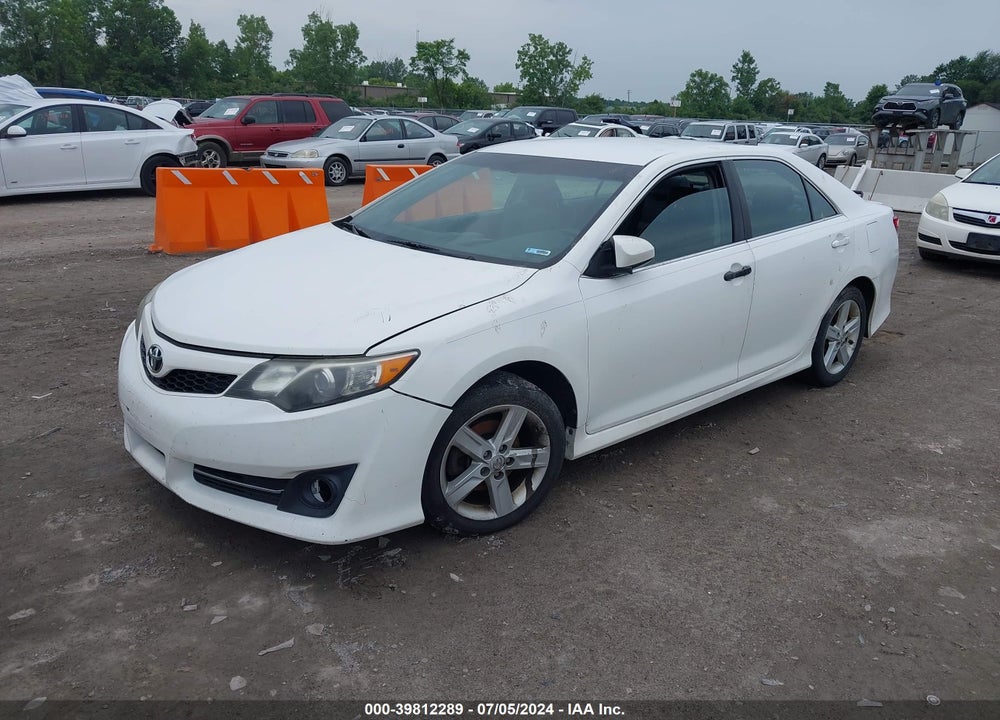 2013 TOYOTA CAMRY SE VIN: 4T1BF1FK5DU704632