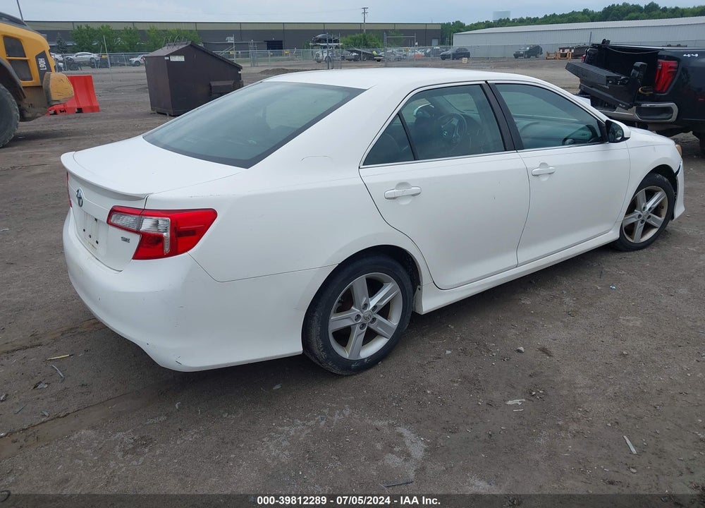 2013 TOYOTA CAMRY SE VIN: 4T1BF1FK5DU704632