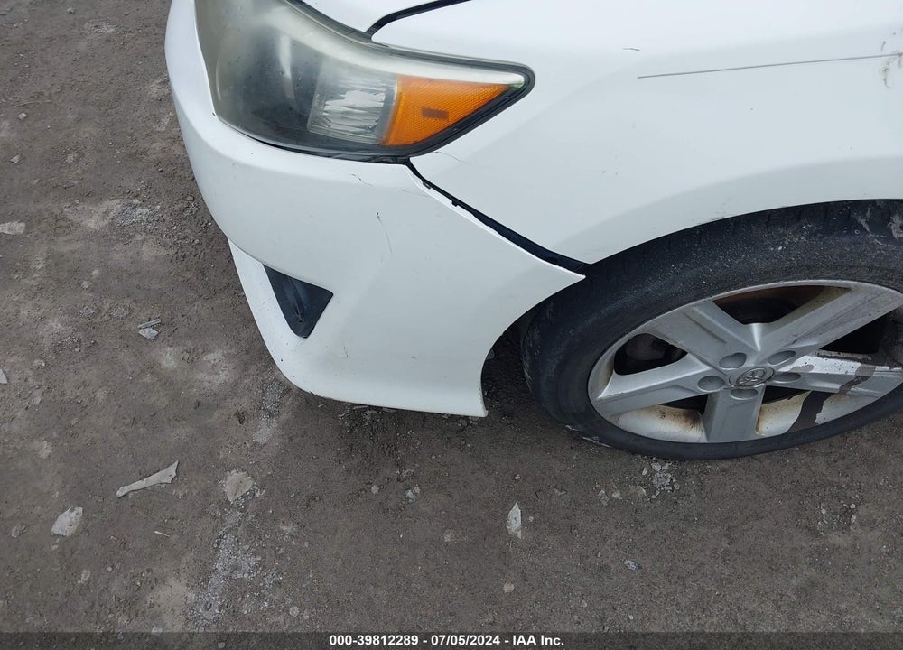 2013 TOYOTA CAMRY SE VIN: 4T1BF1FK5DU704632
