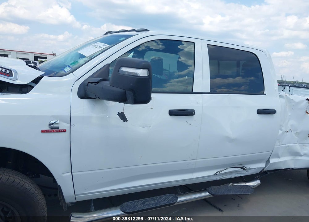 2024 RAM 3500 TRADESMAN  4X4 8' BOX VIN: 3C63RRGL2RG202927