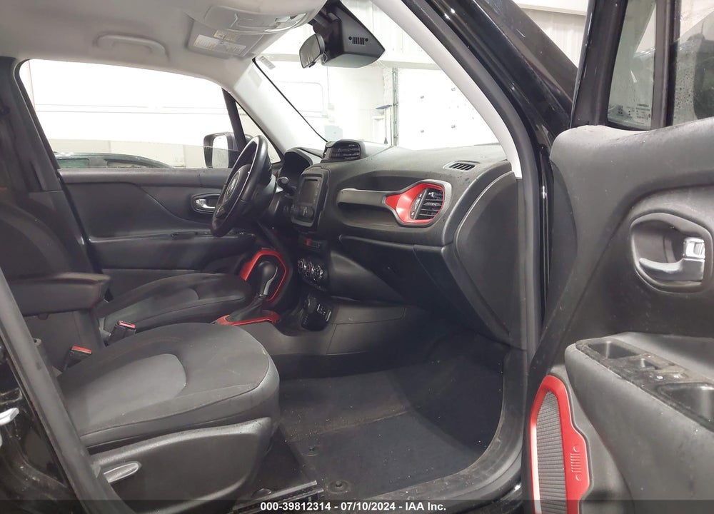 2017 JEEP RENEGADE TRAILHAWK 4X4 VIN: ZACCJBCB1HPG07811