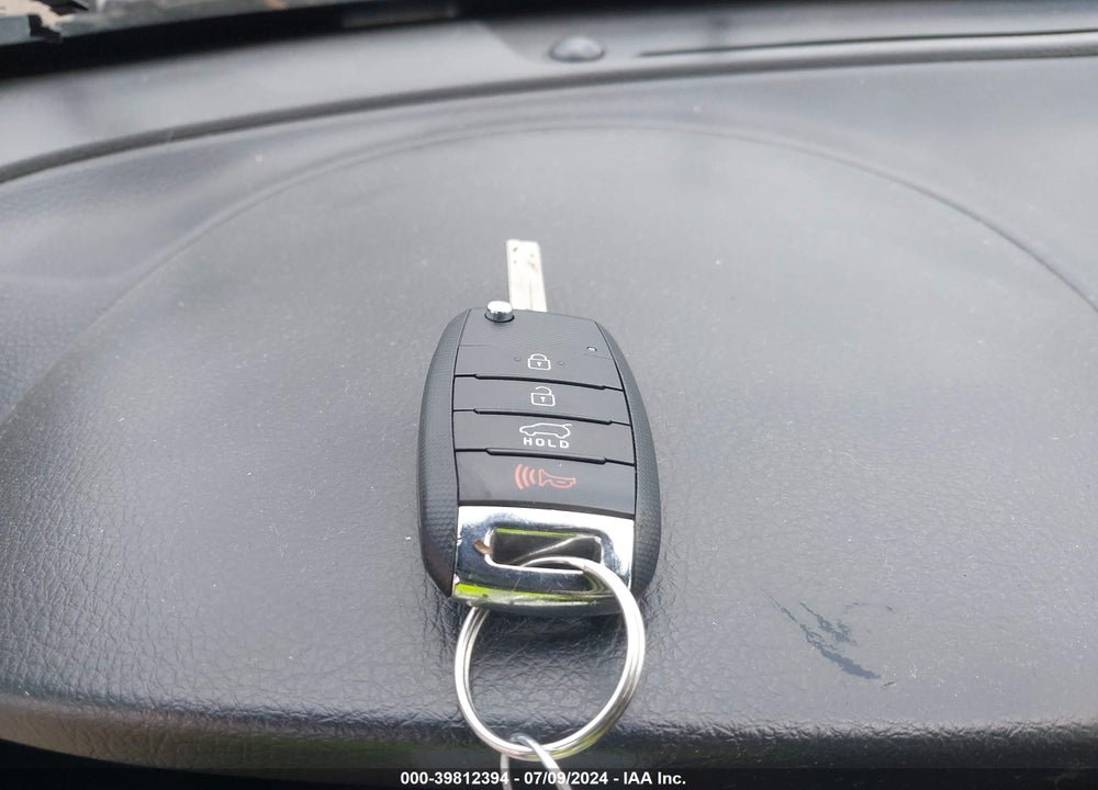 2015 KIA SORENTO LX V6 VIN: 5XYKTDA74FG611624