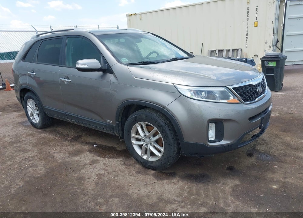 2015 KIA SORENTO LX V6 VIN: 5XYKTDA74FG611624