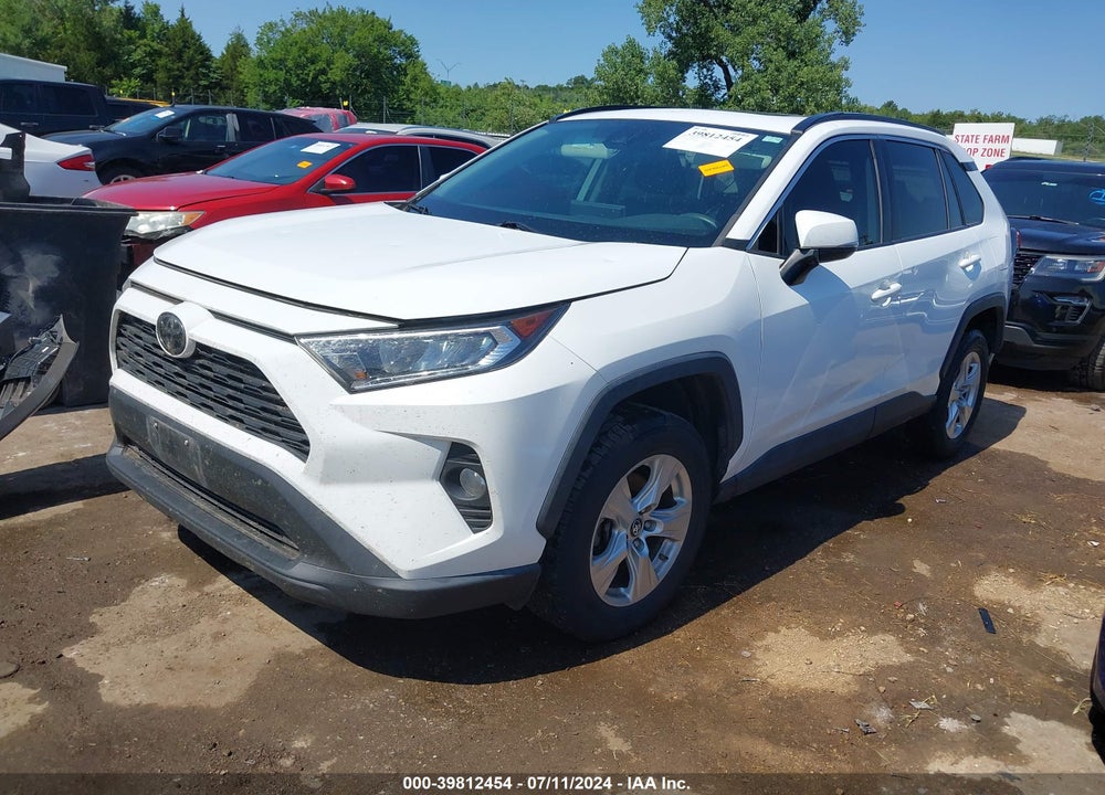2019 TOYOTA RAV4 XLE VIN: 2T3W1RFV1KW011957