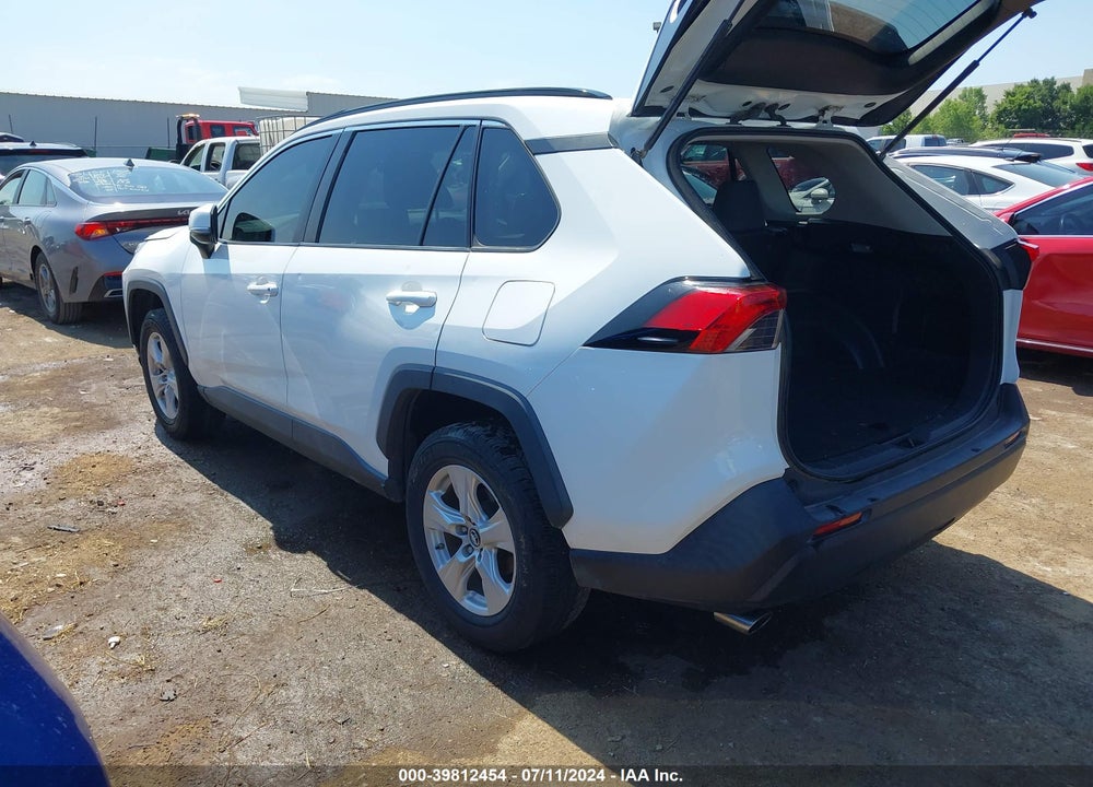2019 TOYOTA RAV4 XLE VIN: 2T3W1RFV1KW011957