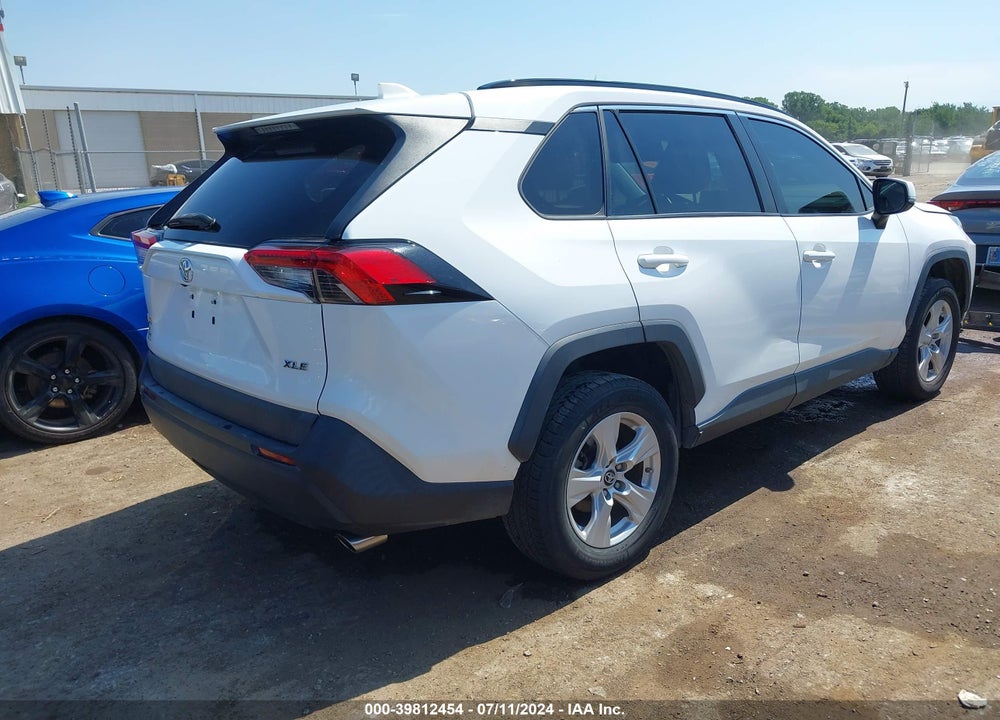 2019 TOYOTA RAV4 XLE VIN: 2T3W1RFV1KW011957