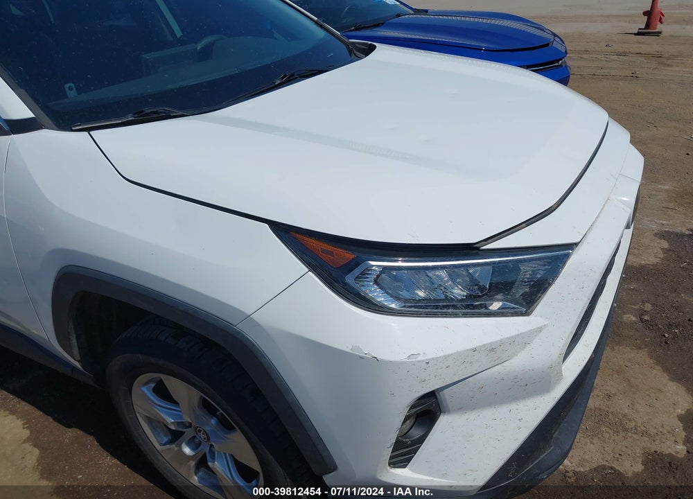 2019 TOYOTA RAV4 XLE VIN: 2T3W1RFV1KW011957