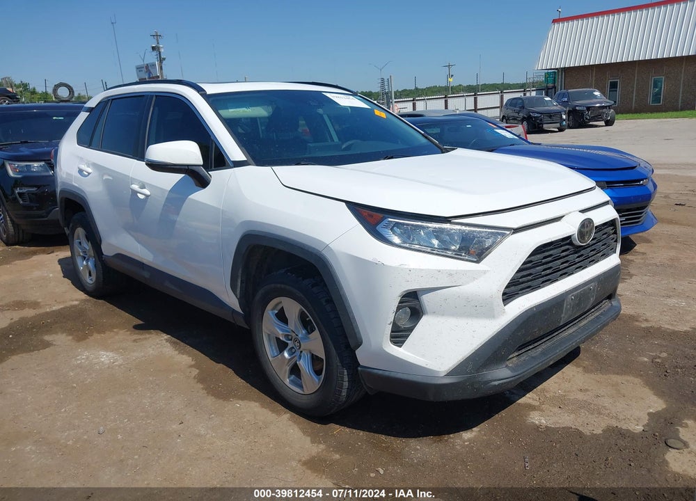 2019 TOYOTA RAV4 XLE VIN: 2T3W1RFV1KW011957