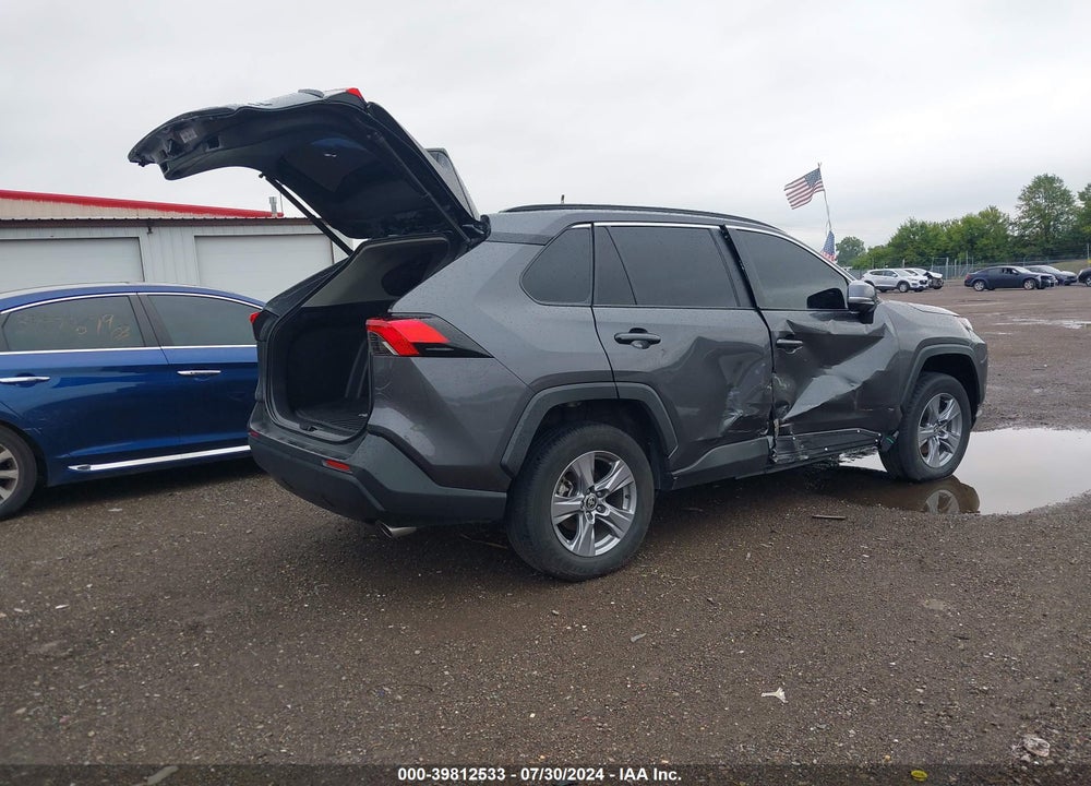 2022 TOYOTA RAV4 XLE VIN: 2T3P1RFV5NC271627
