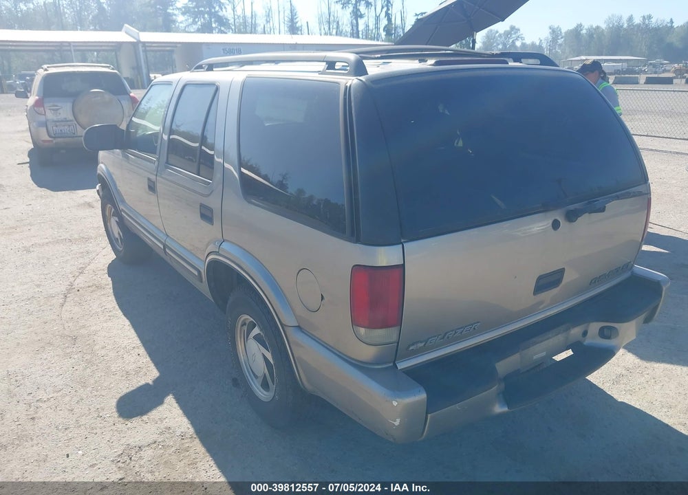 2000 CHEVROLET BLAZER LT VIN: 1GNDT13W2Y2335962