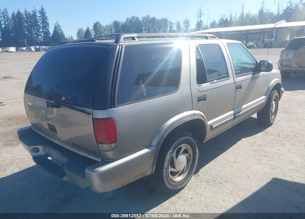 2000 CHEVROLET BLAZER LT VIN: 1GNDT13W2Y2335962