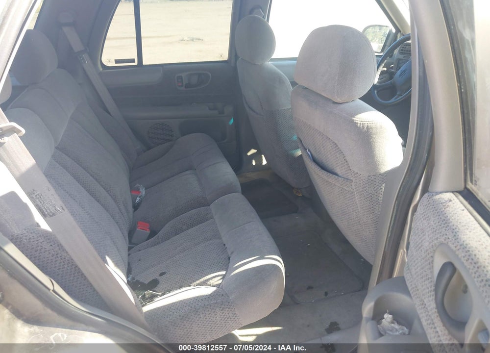 2000 CHEVROLET BLAZER LT VIN: 1GNDT13W2Y2335962