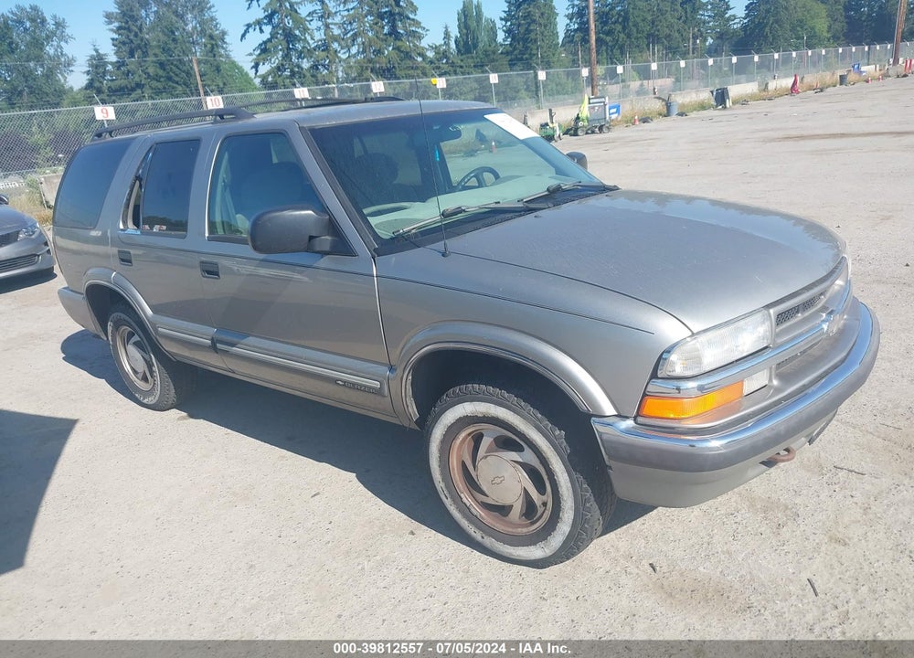 2000 CHEVROLET BLAZER LT VIN: 1GNDT13W2Y2335962