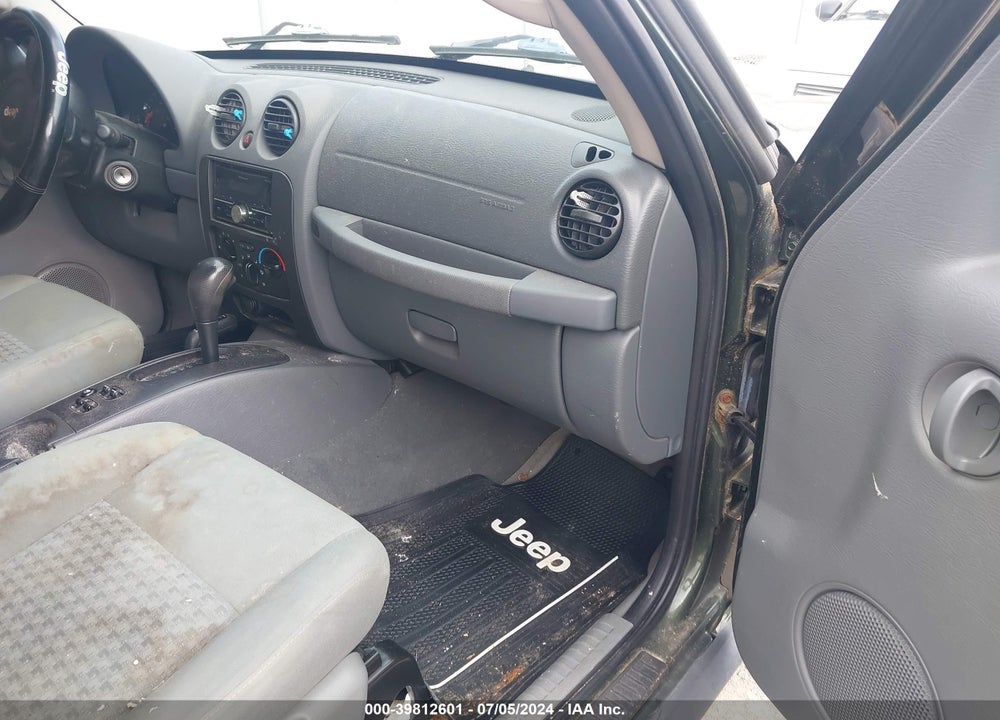 2007 JEEP LIBERTY SPORT VIN: 1J4GL48K17W512886