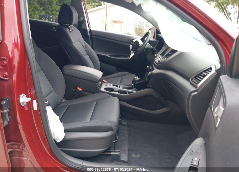 2018 HYUNDAI TUCSON SPORT VIN: KM8J3CAL7JU784107