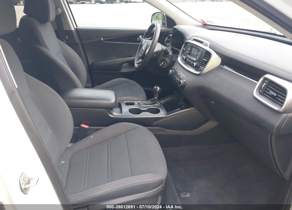 2017 KIA SORENTO 2.4L LX VIN: 5XYPGDA39HG295406