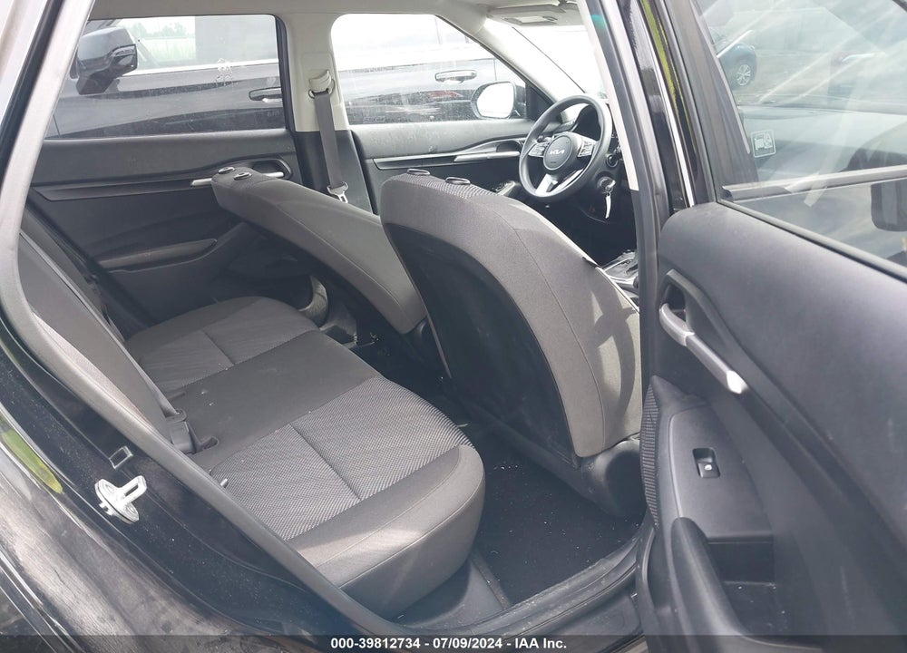 2022 KIA SELTOS LX VIN: KNDEPCAA8N7279903