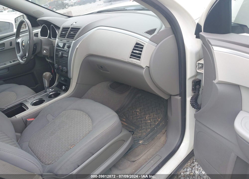 2011 CHEVROLET TRAVERSE 1LT VIN: 1GNKVGED2BJ364679