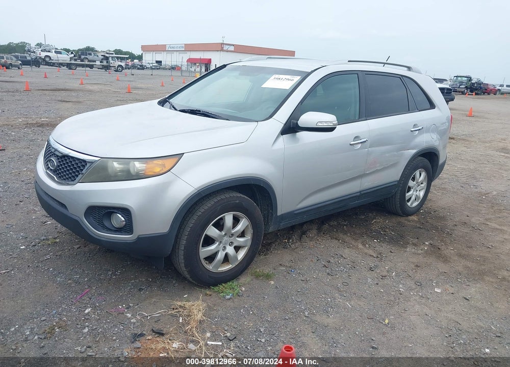 2011 KIA SORENTO LX VIN: 5XYKT4A11BG097401