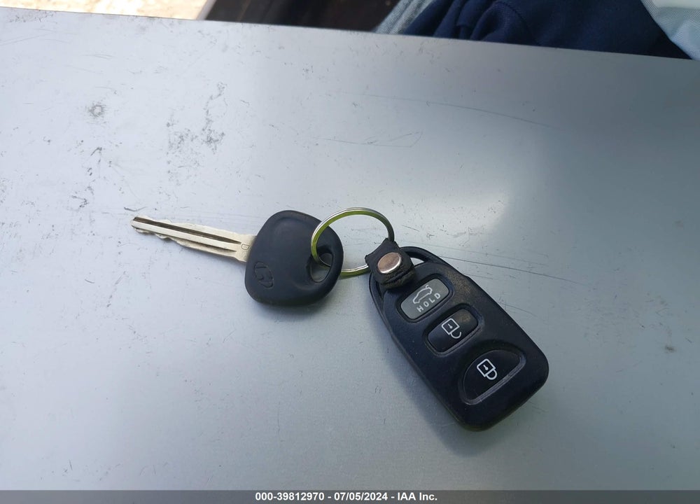 2010 HYUNDAI ELANTRA GLS VIN: KMHDU4AD2AU831407