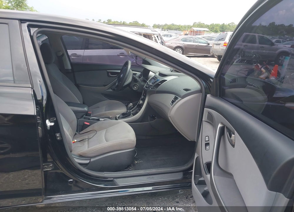 2014 HYUNDAI ELANTRA SE VIN: KMHDH4AE8EU203760