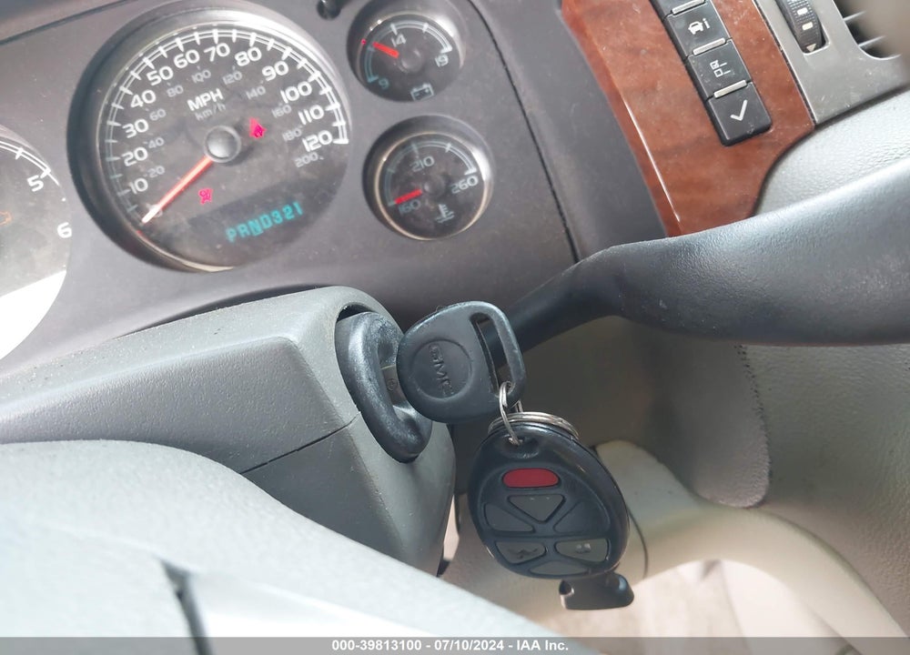 2008 GMC YUKON SLT VIN: 1GKFK13058R235429