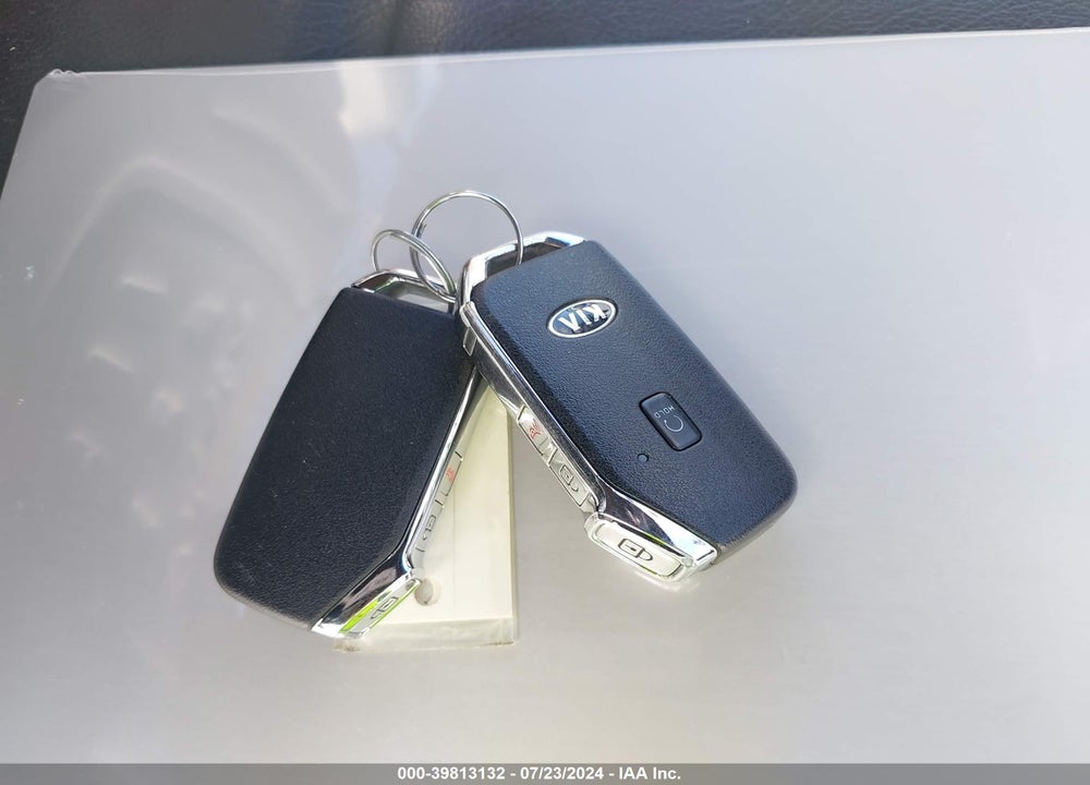 2021 KIA SELTOS EX VIN: KNDERCAA1M7096335