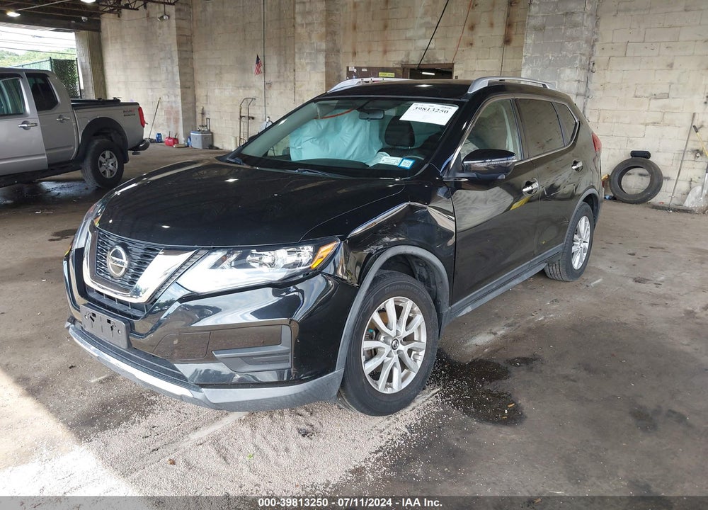 2018 NISSAN ROGUE SV VIN: KNMAT2MV9JP615961
