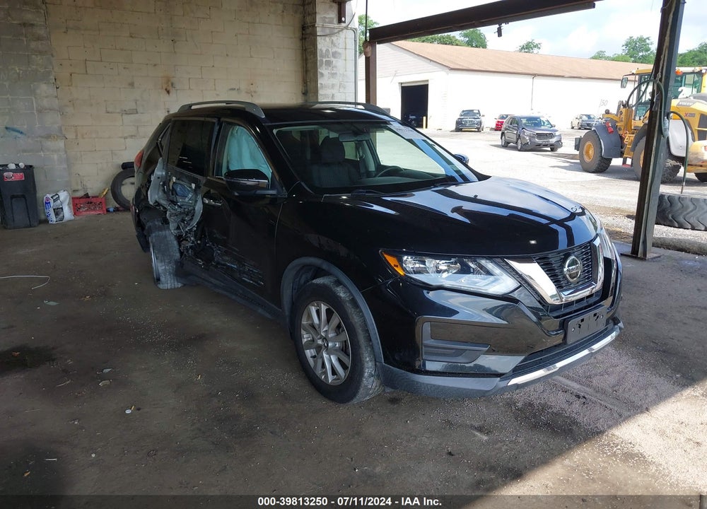 2018 NISSAN ROGUE SV VIN: KNMAT2MV9JP615961
