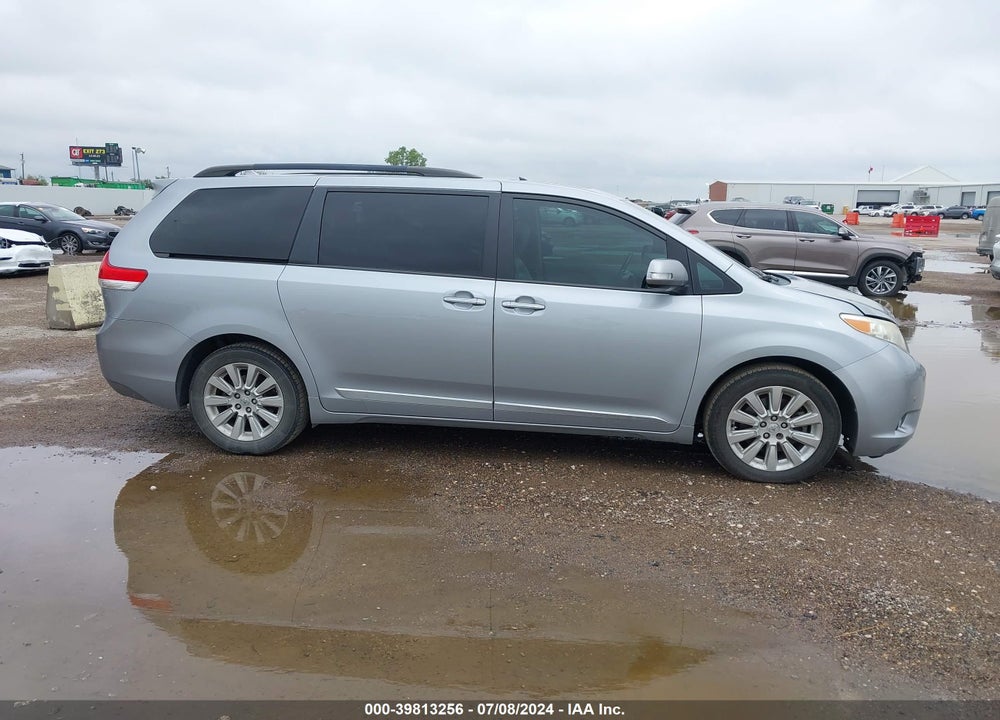 2014 TOYOTA SIENNA LIMITED V6 7 PASSENGER VIN: 5TDYK3DCXES412398