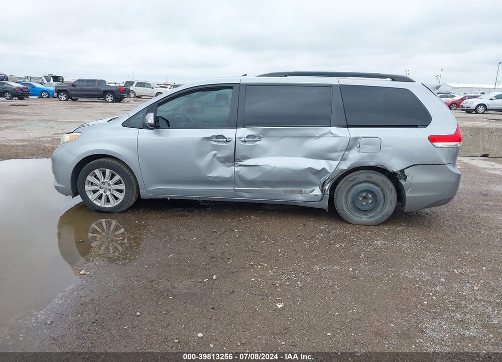 2014 TOYOTA SIENNA LIMITED V6 7 PASSENGER VIN: 5TDYK3DCXES412398