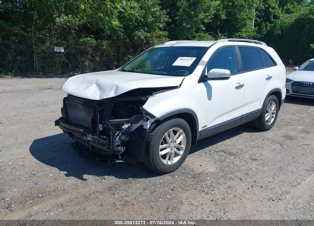 2015 KIA SORENTO LX V6 VIN: 5XYKTDA7XFG625057