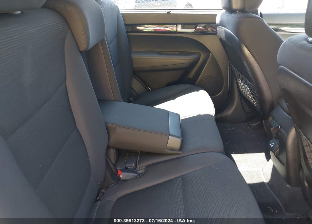 2015 KIA SORENTO LX V6 VIN: 5XYKTDA7XFG625057